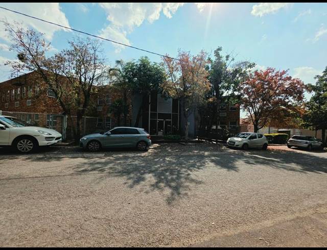 BUSINESS PROPERTY TO RENT IN MENLO PARK